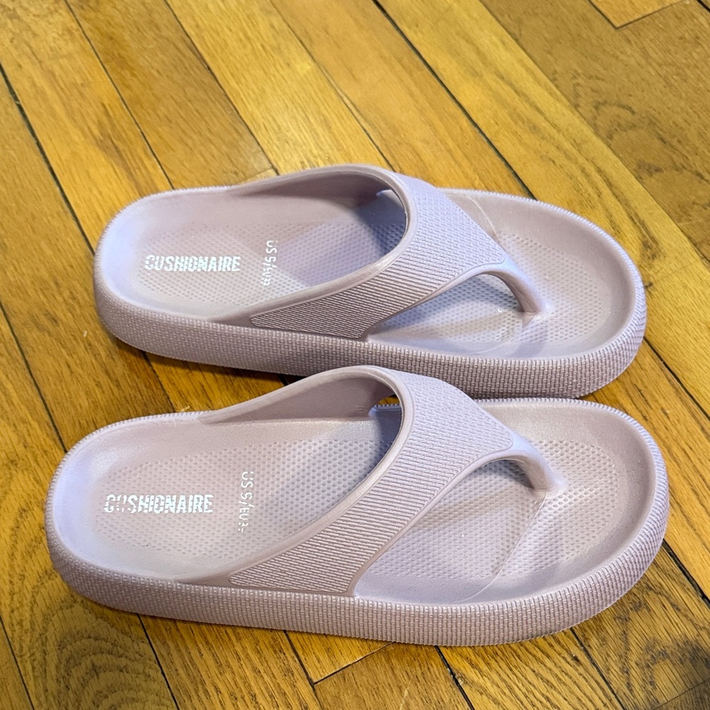 Cushionaire Women's Sandals in Pink